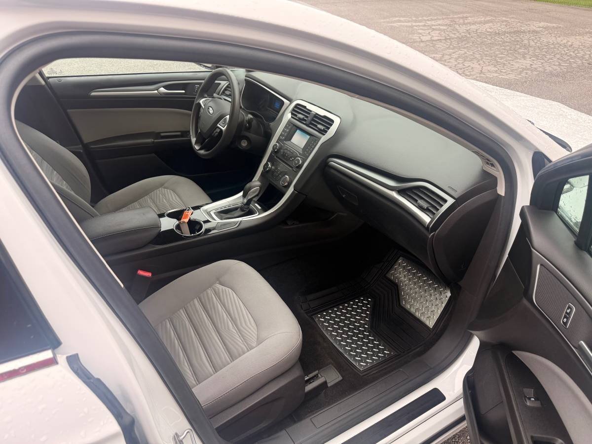 Used 2016 Ford Fusion S w/ Equipment Group 101A FWD image 10