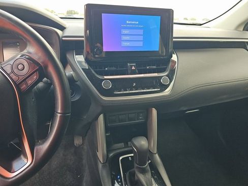 Used 2024 Toyota Corolla Cross LE image 6