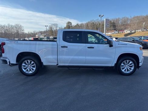 Used 2022 Chevrolet Silverado 1500 Custom w/ LPO, Dark Essentials Package image 5