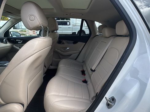 Used 2022 Mercedes-Benz GLC 300 image 15