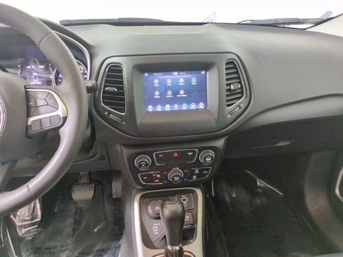 Used 2021 Jeep Compass Latitude AWD/4WD image 19