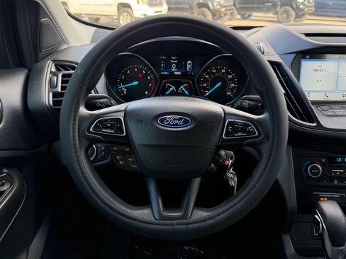 Used 2018 Ford Escape SE w/ SE Sync 3 Package FWD image 13