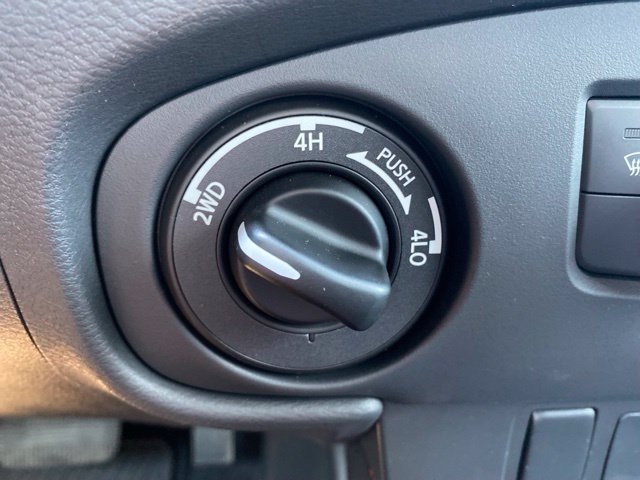 Used 2024 Nissan Frontier PRO-4X w/ Technology Package AWD/4WD image 24