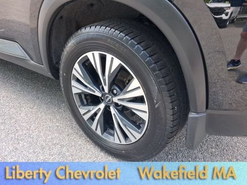 Used 2023 Nissan Rogue SV AWD/4WD image 13