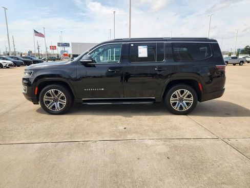 Used 2023 Jeep Wagoneer Series II AWD/4WD image 4