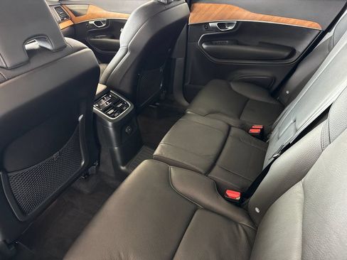 Certified 2023 Volvo XC90 T8 Plus AWD/4WD image 11