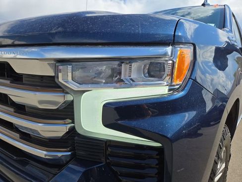 Used 2022 Chevrolet Silverado 1500 High Country w/ Z71 Off-Road Package AWD/4WD image 6