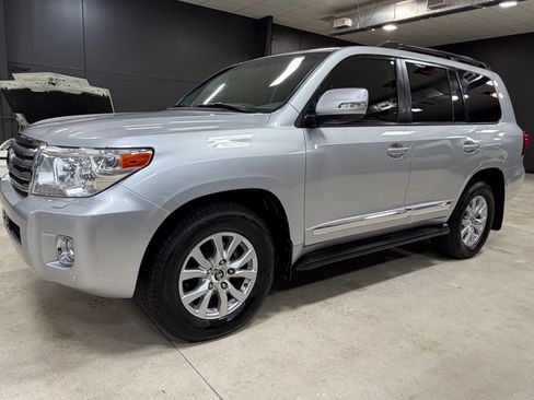 Used 2015 Toyota Land Cruiser image 1