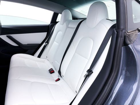 Used 2020 Tesla Model 3 Performance image 30