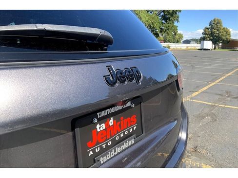 Used 2023 Jeep Compass Altitude image 31