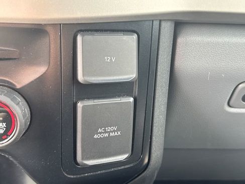 Used 2024 Ford F250 XLT image 32