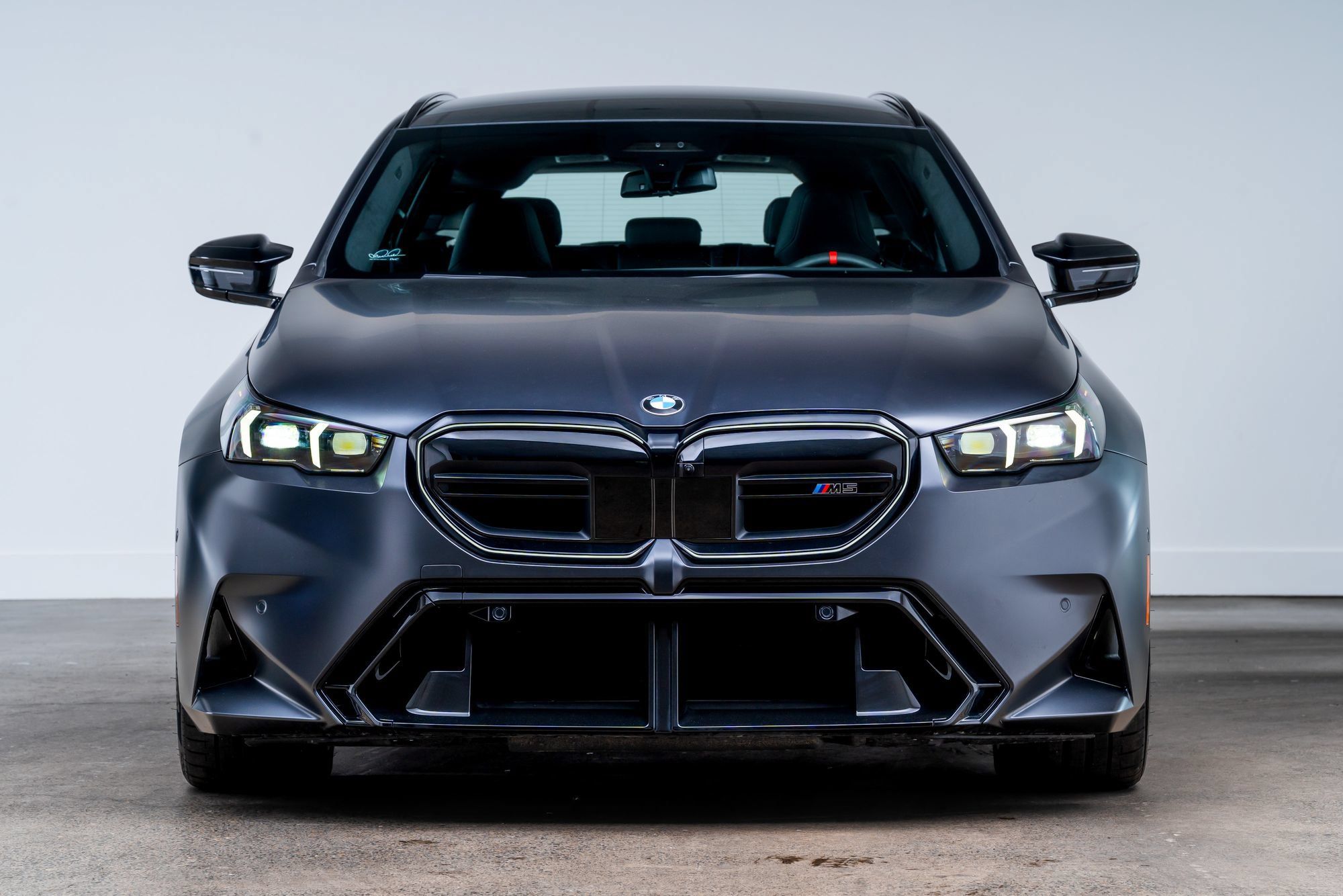 Used 2025 BMW M5 Touring AWD/4WD image 2