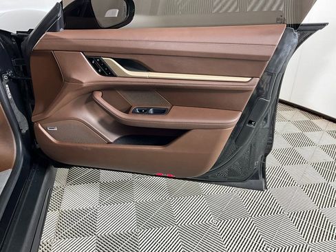 Used 2020 Porsche Taycan Turbo image 23