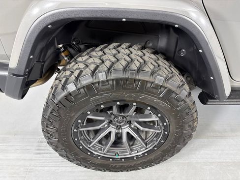 Used 2021 Jeep Wrangler Unlimited Rubicon w/ Trailer Tow Package AWD/4WD image 10