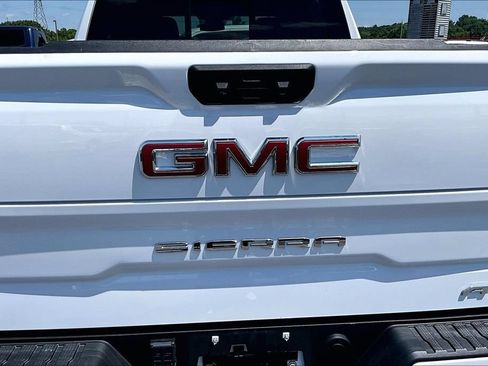 Used 2024 GMC Sierra 1500 AT4 w/ AT4 Preferred Package AWD/4WD image 27