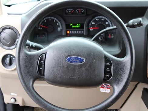 Used 2013 Ford E-450 and Econoline 450 Super Duty w/ Motorhome Prep Pkg image 10