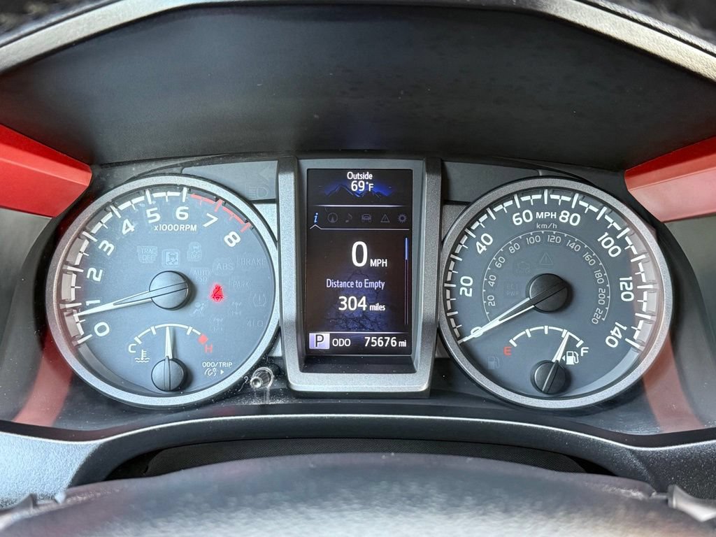 Used 2016 Toyota Tacoma TRD Sport w/ Towing Package AWD/4WD image 24
