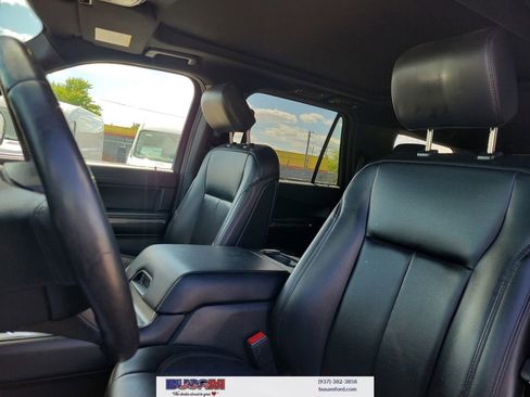 Used 2020 Ford Expedition XLT w/ Equipment Group 202A AWD/4WD image 17