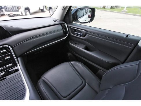 Certified 2026 Nissan Armada SV RWD image 7