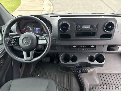 Used 2021 Mercedes-Benz Sprinter 3500 image 38