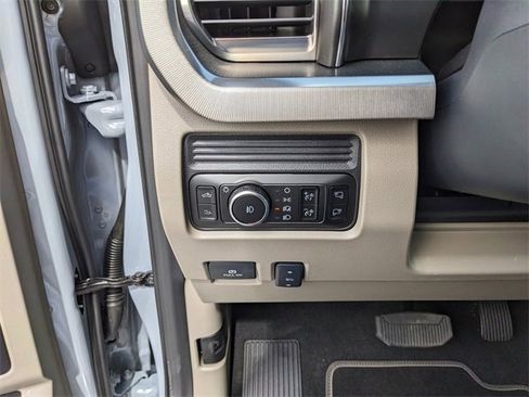 Used 2026 Ford F450 Platinum w/ Platinum Plus Package image 31