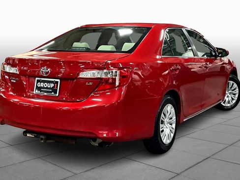 Used 2013 Toyota Camry LE image 12