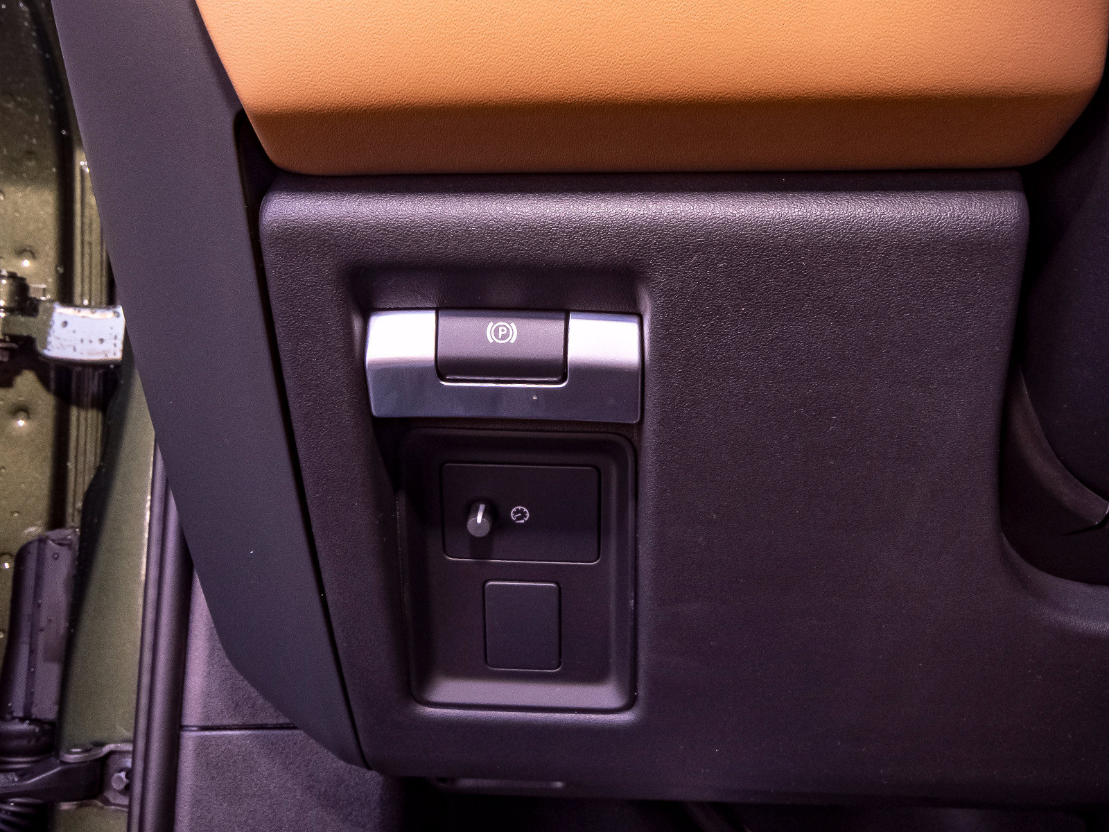 New 2026 Land Rover Defender 110 X-Dynamic SE AWD/4WD image 11