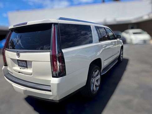 Used 2015 Cadillac Escalade ESV Luxury image 8
