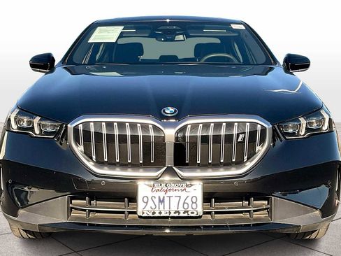 Used 2024 BMW i5 eDrive40i w/ Premium Package image 3