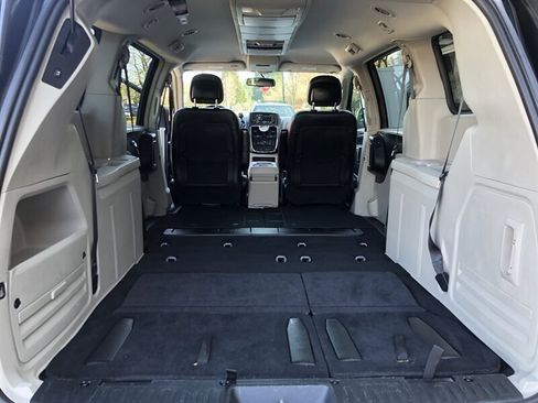 Used 2015 Dodge Grand Caravan SE w/ Quick Order Package 29E SE FWD image 17