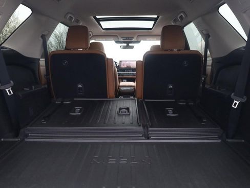 New 2026 Nissan Pathfinder Platinum image 24