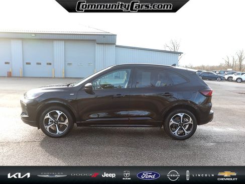 Certified 2023 Ford Escape ST-Line Select w/ Tech Pack #2 image 3