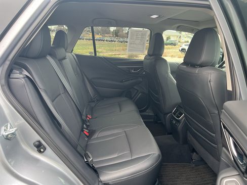 Used 2025 Subaru Outback Limited image 28