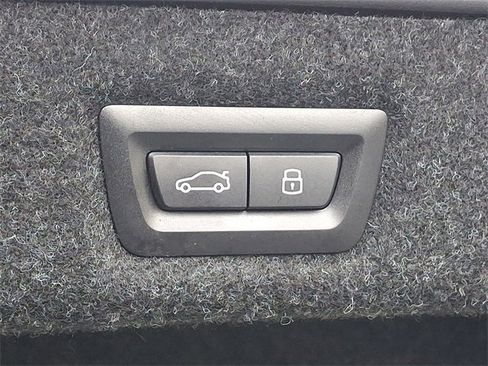 Used 2023 BMW 530i xDrive w/ Premium Package image 31