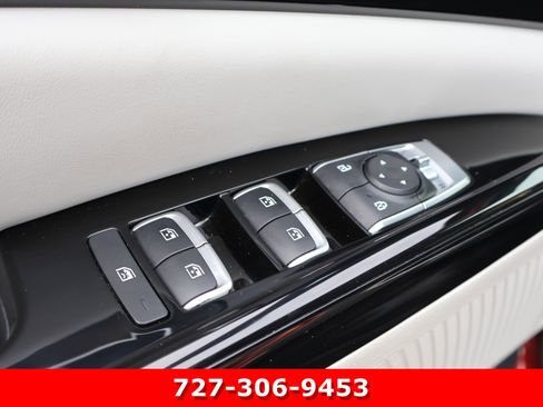 Used 2023 Kia Carnival EX FWD image 15