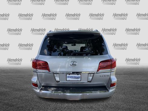 Used 2015 Lexus LX 570 4WD w/ Luxury Package image 9