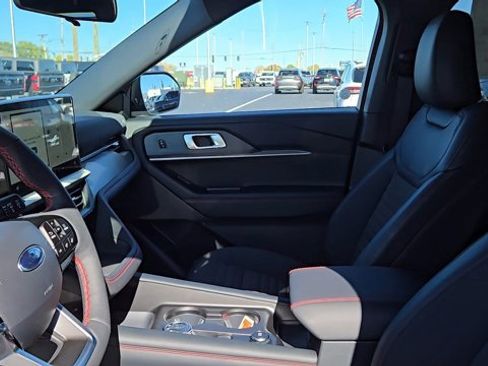 New 2026 Ford Explorer ST-Line w/ ST-Line Street Pack image 2