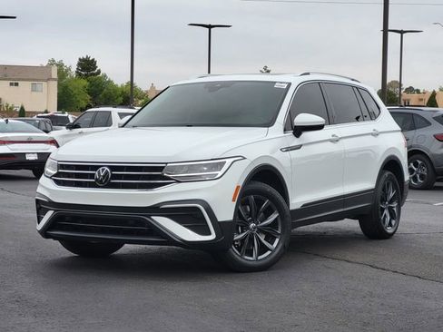 Used 2022 Volkswagen Tiguan SE w/ Panoramic Sunroof Package AWD/4WD image 1