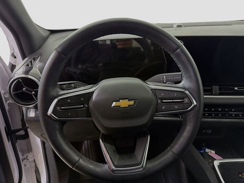 Used 2025 Chevrolet Equinox LT w/ Convenience Package II image 13