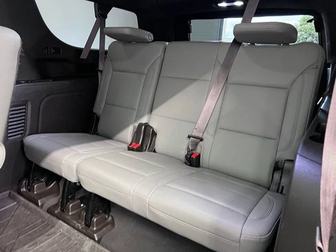 Used 2022 Chevrolet Suburban LT w/ LT Signature Plus Package AWD/4WD image 20