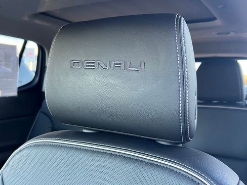 Used 2023 GMC Acadia Denali image 10