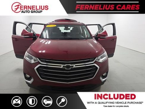 Used 2020 Chevrolet Traverse LT w/ Driver Confidence II Package AWD/4WD image 9