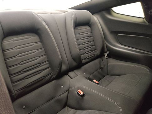 Used 2017 Ford Mustang Coupe RWD image 19