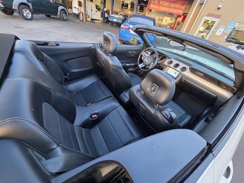 Used 2020 Ford Mustang GT Premium image 21