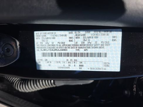 Used 2024 Lincoln Corsair AWD w/ Equipment Group 101A image 37
