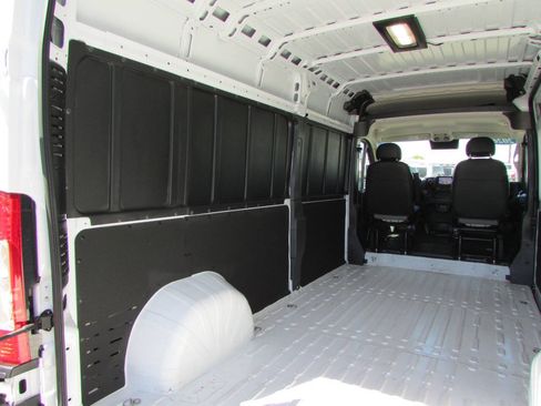 Used 2026 RAM ProMaster 2500 w/ Convenience Group FWD image 29