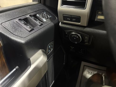 Used 2018 Ford F150 Lariat image 22