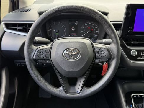 Used 2025 Toyota Corolla LE FWD image 13