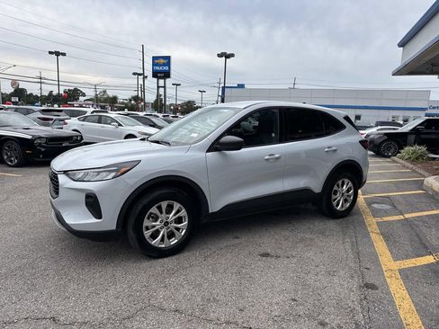 Used 2025 Ford Escape Active AWD/4WD image 4