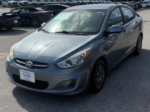 Used 2017 Hyundai Accent SE FWD image 3